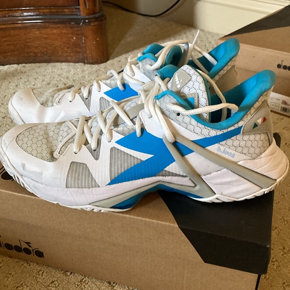 Diadora tennis court shoes - Picture 3 of 8